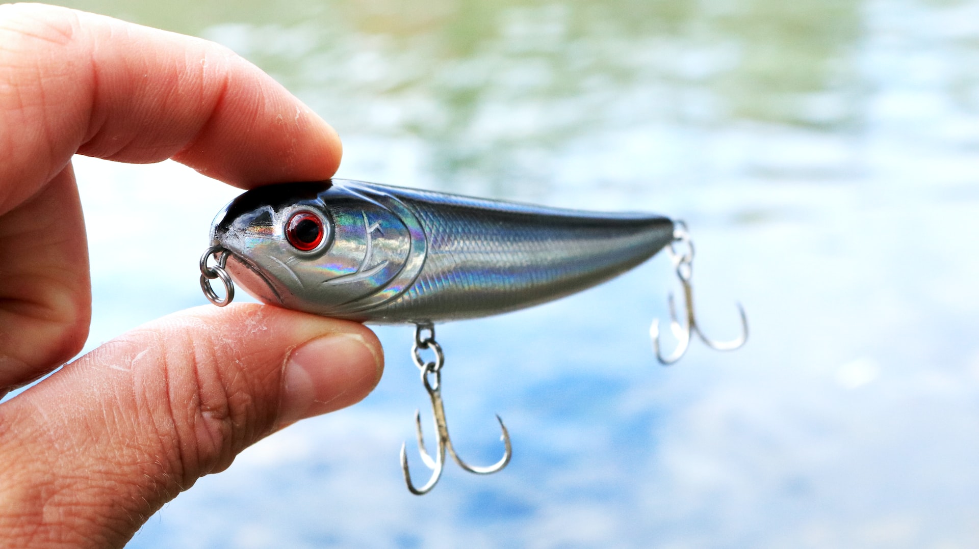 3 Best Times To Use Topwater Lures (And When To Avoid Using Them)